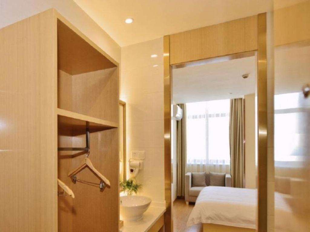 Hotel Greentree National Convention And Exhibition Center Huaxiang Road 3*